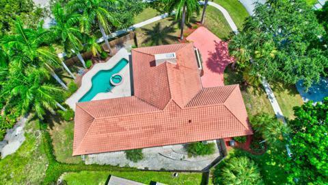 Building Photo - 6813 Viento Way