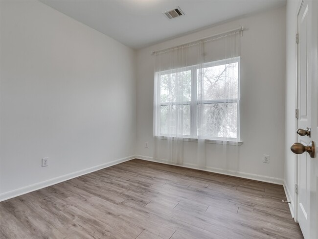 Building Photo - 3536 Rebecca St