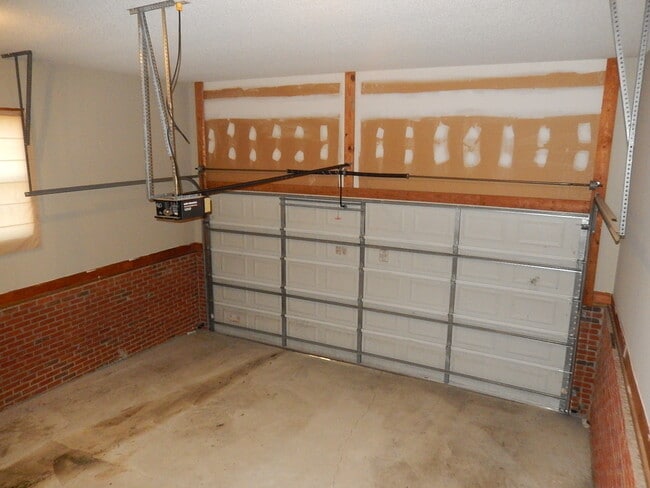 Building Photo - 1215 Delham Rd