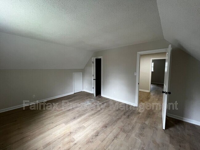 Building Photo - 800 Belvin Ave