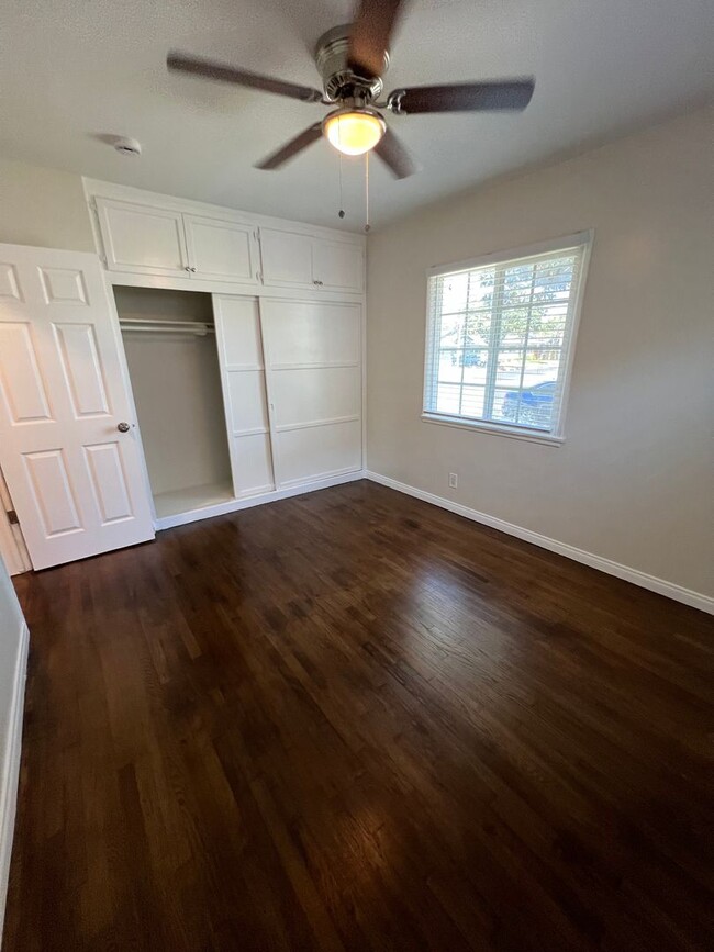 Building Photo - Charming 3-Bedroom Home with Modern Comfor...