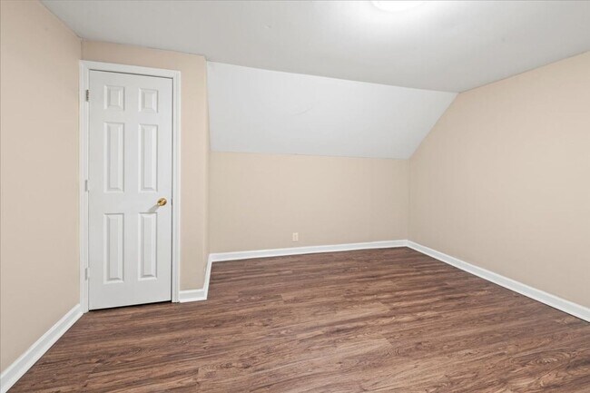 Building Photo - 119-119 N Grant Ave