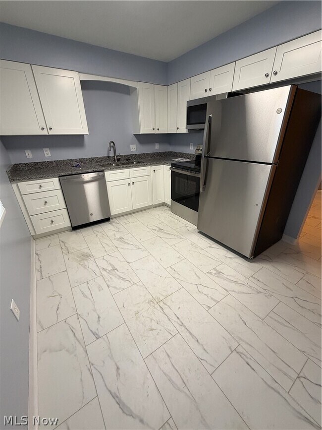 Building Photo - 118 Carter Cir