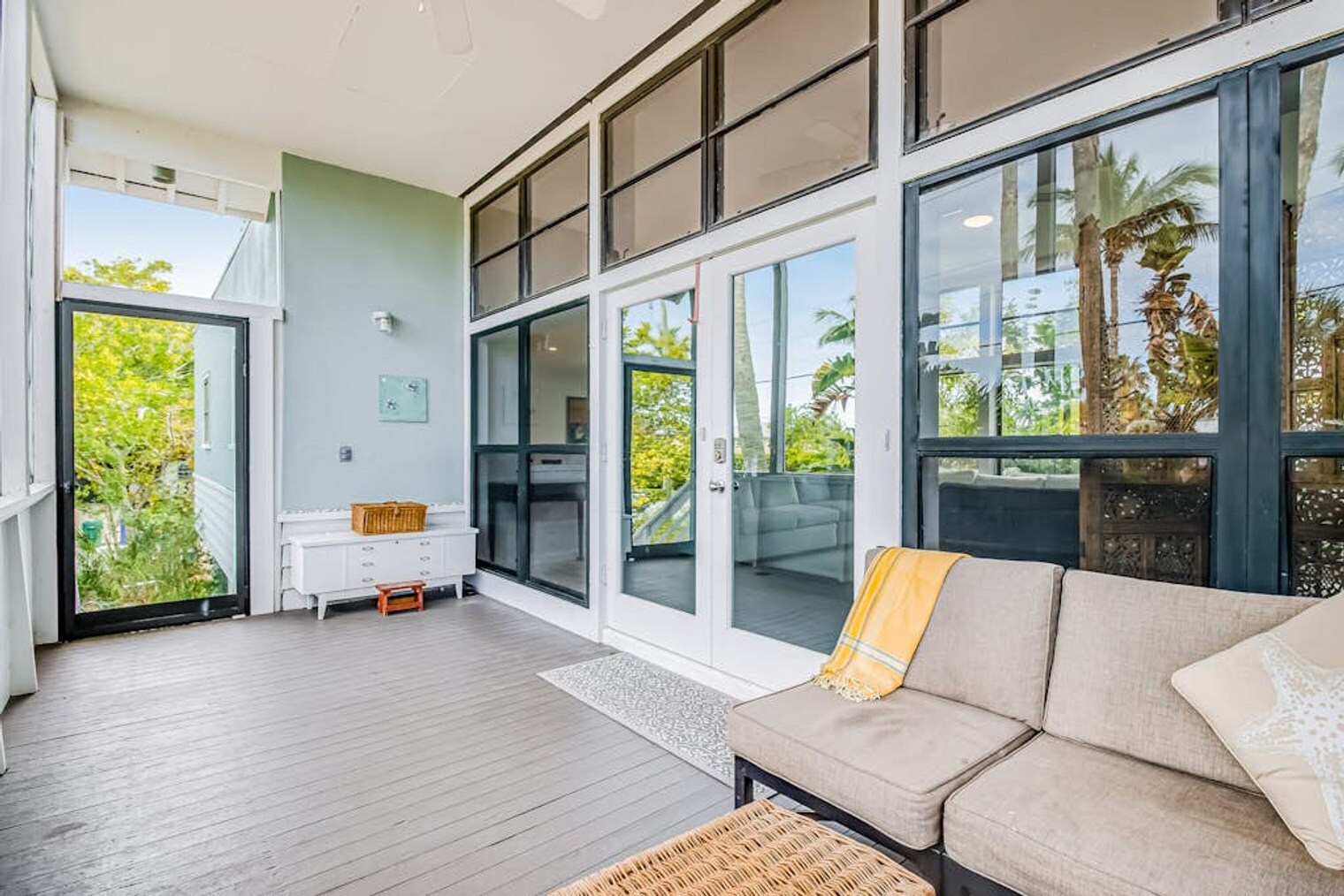 Building Photo - 6997 Longboat Dr S