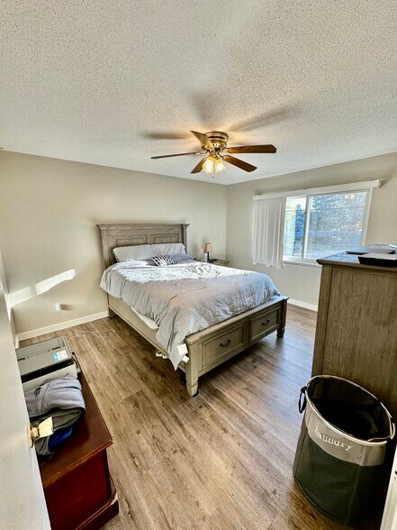 Building Photo - 1637 S Riverside Ave