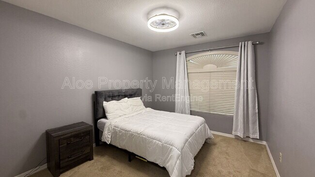 Building Photo - 3552 N Excalibur Pl