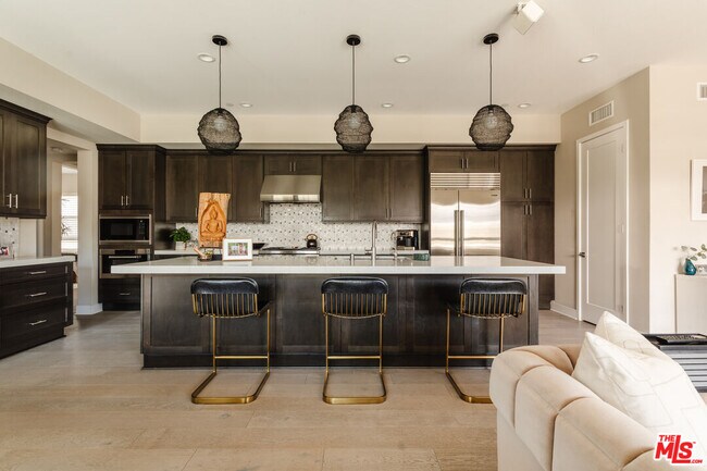 Building Photo - 12765 Bluff Creek Dr