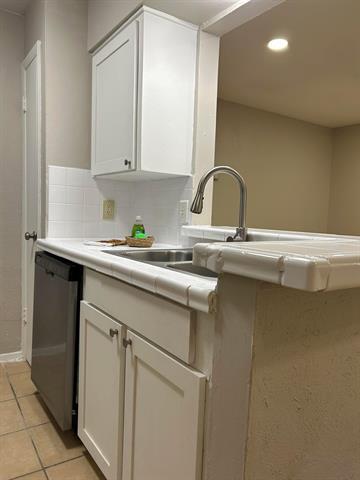 Building Photo - 2800 W Pioneer Dr