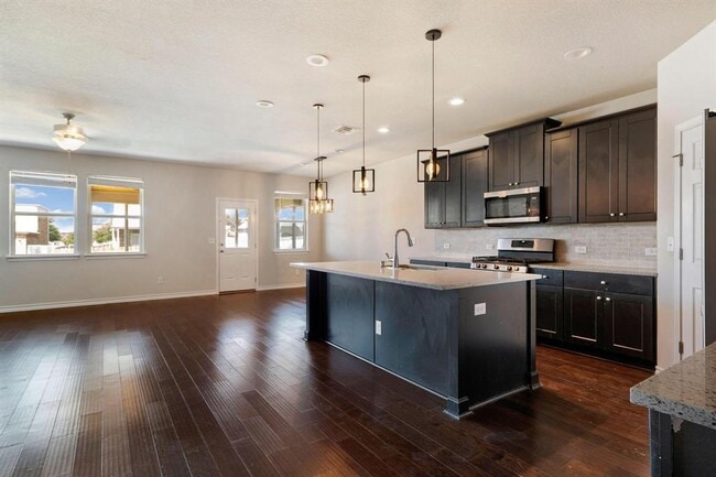 Building Photo - 1341 Eagle Ray St