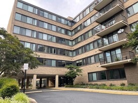 Building Photo - 600 Roosevelt Blvd
