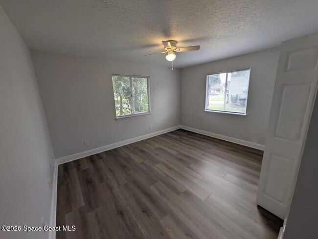 Building Photo - 5110 Mayflower St