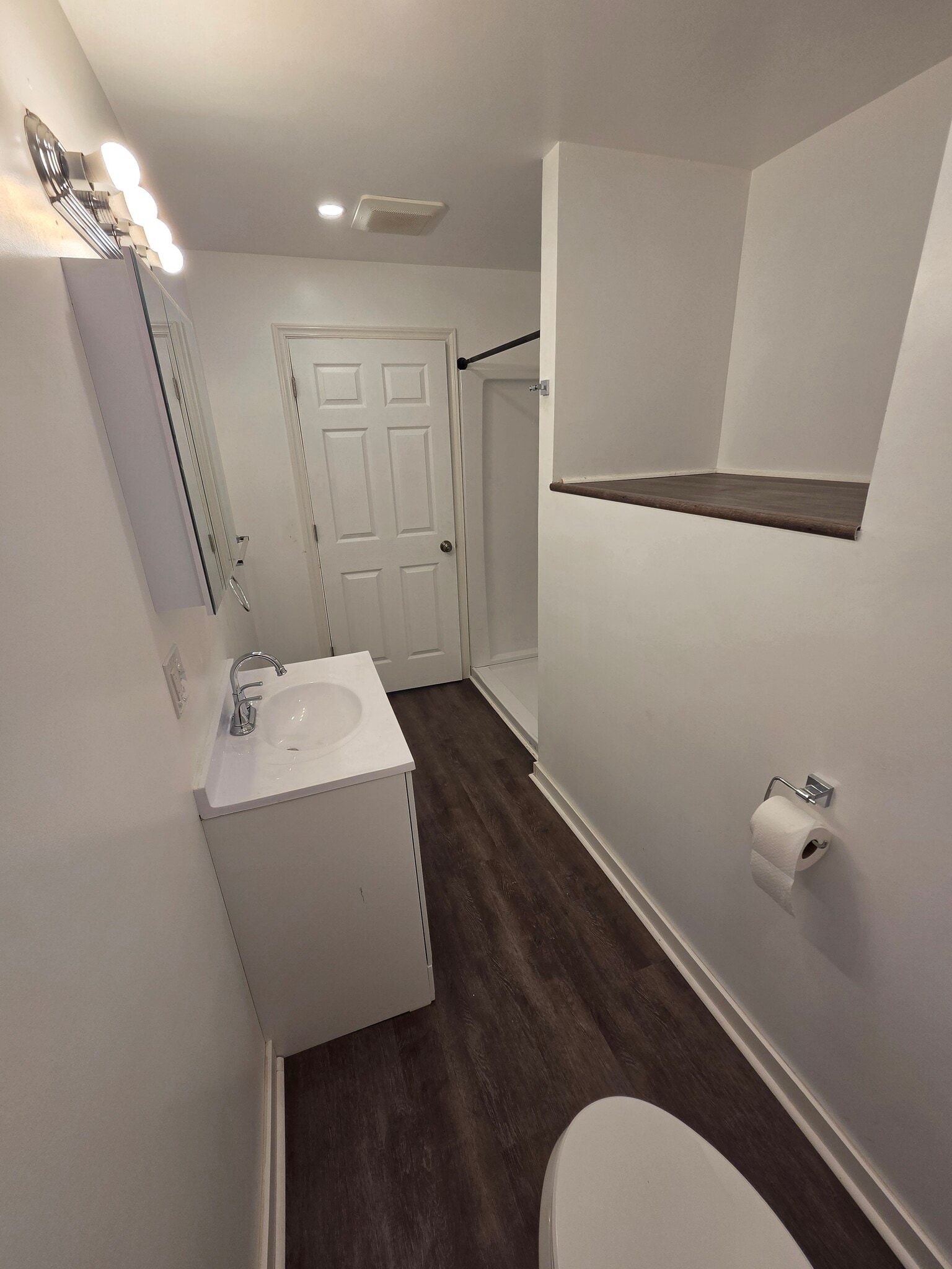Bathroom (11.7' x 6.7) - 245 W Brady St