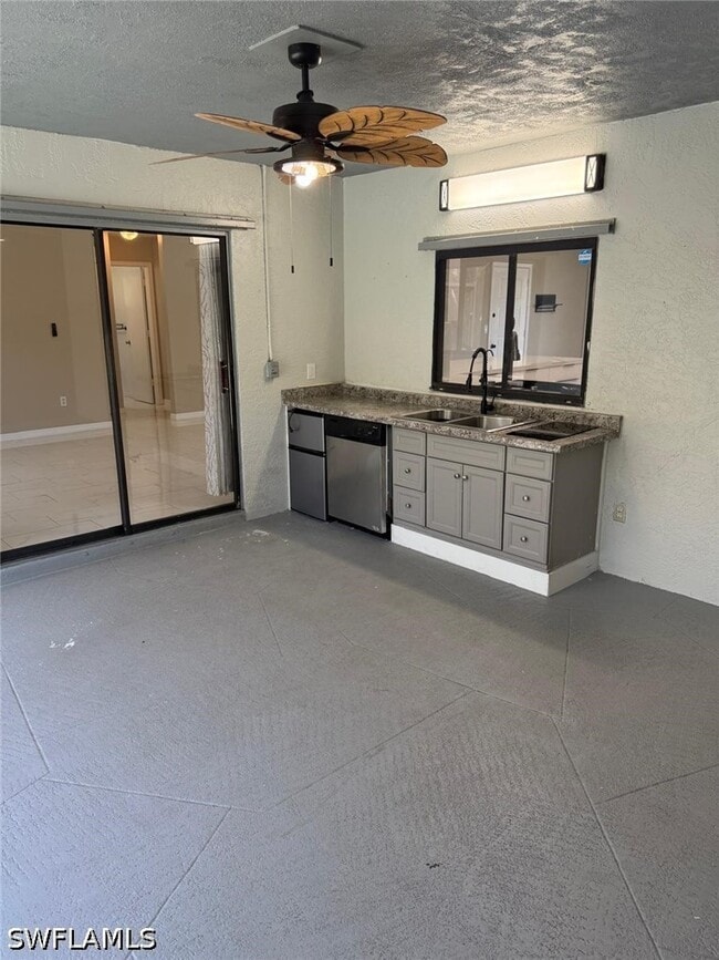 Building Photo - 1325 SW 28th St