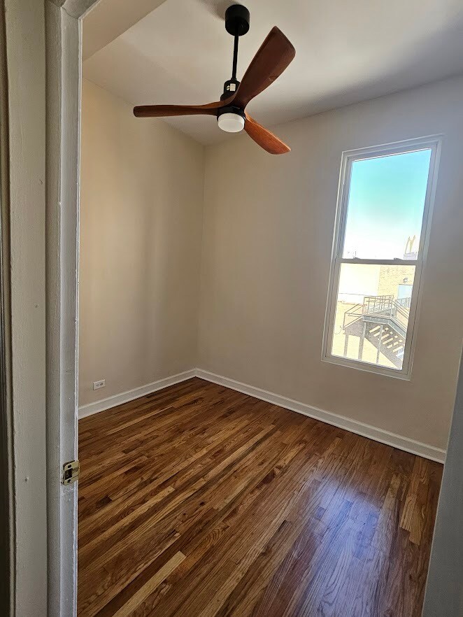 East Bedroom - 2417 W Warren Blvd