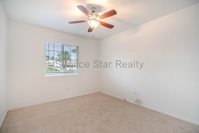 Building Photo - 6409 E Grandview Dr