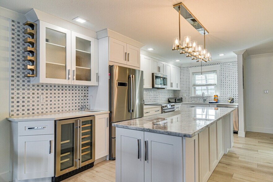 Building Photo - 5172 Coquina Key Dr SE