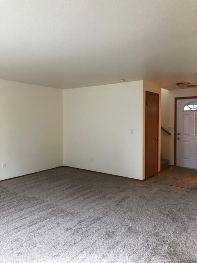 Building Photo - 15308-15310 Berry Valley Rd SE