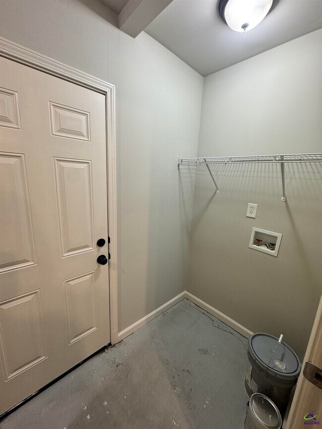 Building Photo - 116 Tabor Dr