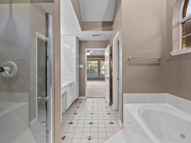 Building Photo - 2210 Crimson Cove Ct