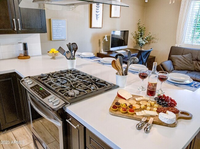 Building Photo - 2301 N 81st Pl