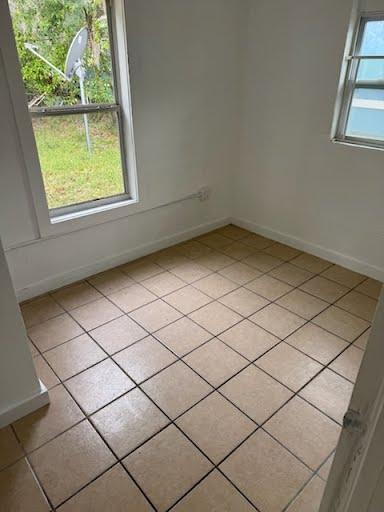 Building Photo - 572 NE Congress Ave