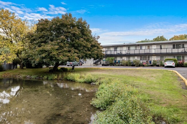 Primary Photo - CLOSE-IN SE ::: Next to Park, Spacious, Qu...