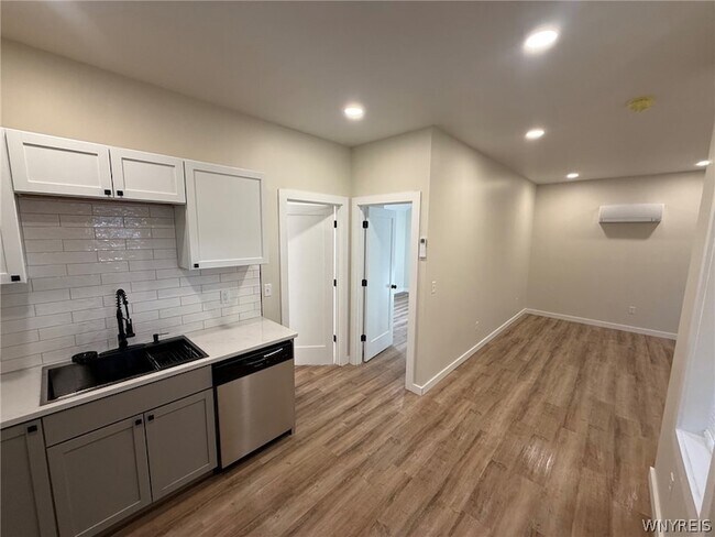 Building Photo - 59 Olcott St