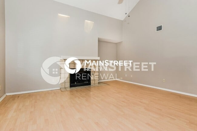 Building Photo - 3 Bedroom Pet-Friendly Home in Plano, TX with Main Street Renewal
