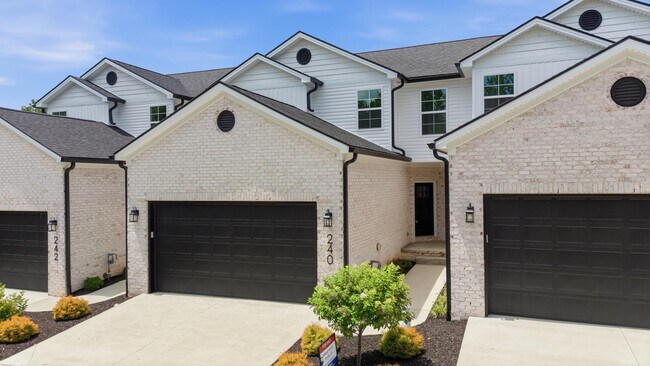 Building Photo - 238 Sugartree Ln