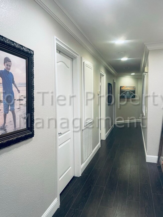 Building Photo - ***Carlsbad Beach House - 3 bed / 2.5 bath...