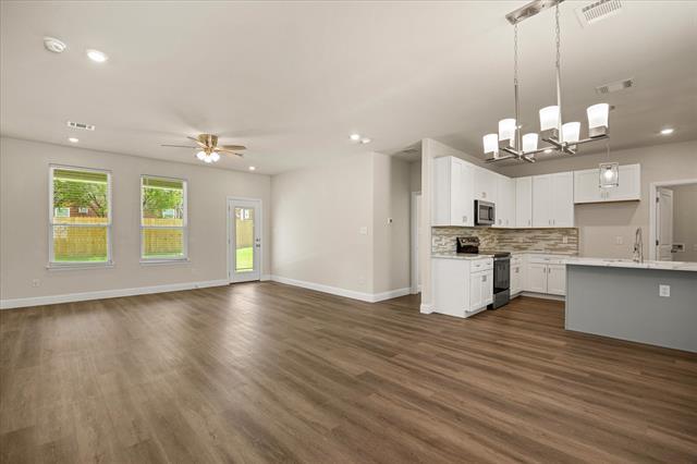 Building Photo - 2414 Forest Hill Ln