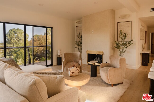 Building Photo - 7802 Torreyson Dr