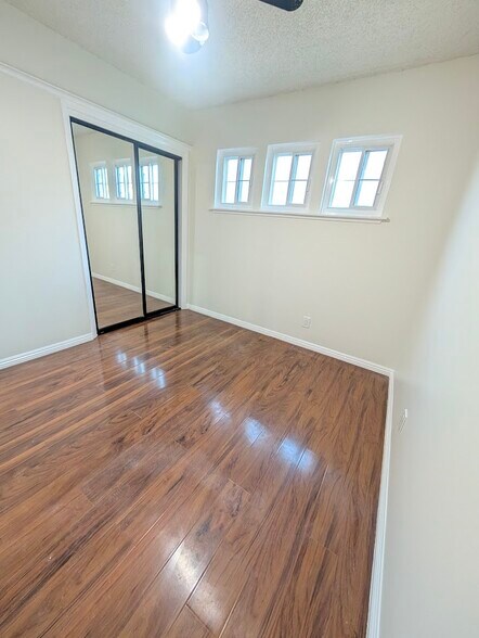 Building Photo - 3430 W 227th St