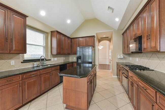 Building Photo - 18111 Blues Point Dr