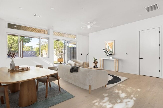 Building Photo - 613 Clifford Dr