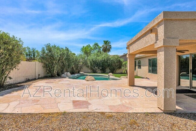 Building Photo - 4891 S Rosemary Dr