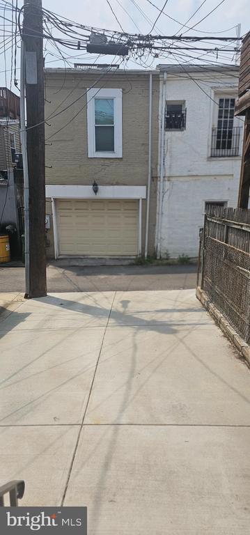 Building Photo - 1450 Battery Ave