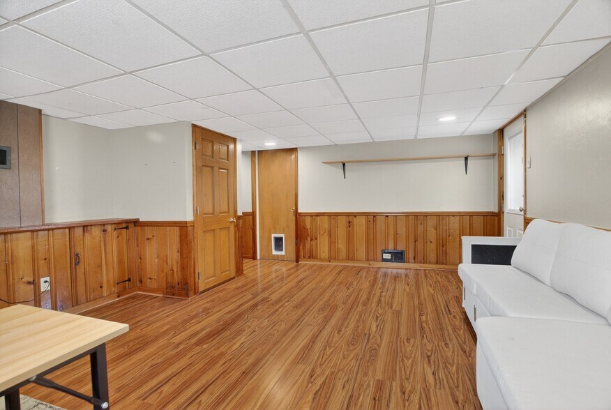 Building Photo - 455 Grace St