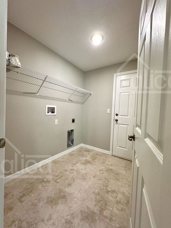Building Photo - 3271 Hale Ave