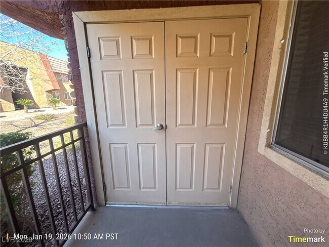 Building Photo - 4450 Sandy River Dr