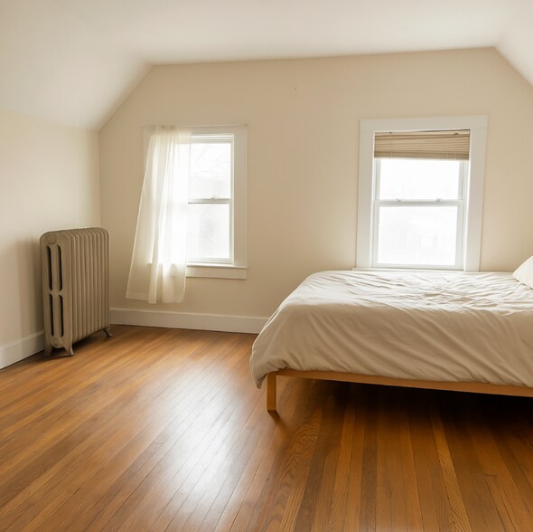 Building Photo - 18 Greylock Rd