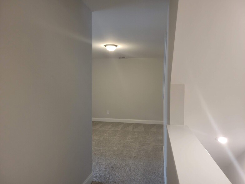 Building Photo - 2021 Rooster Spur Ct