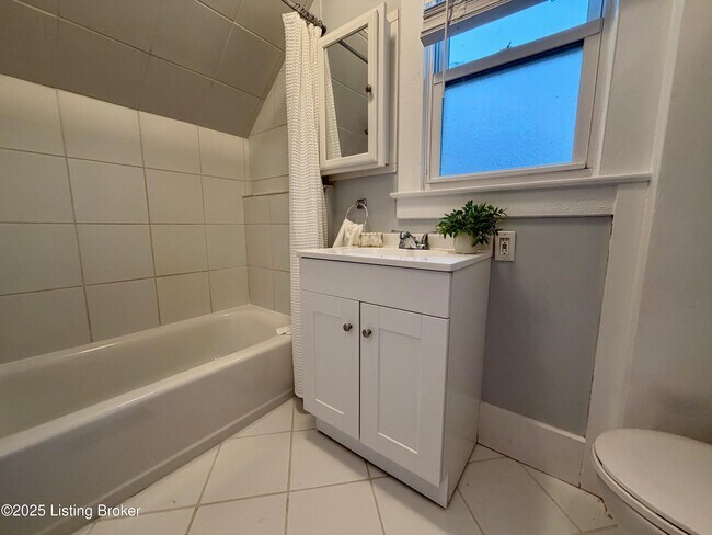 Building Photo - 2707 Cleveland Blvd