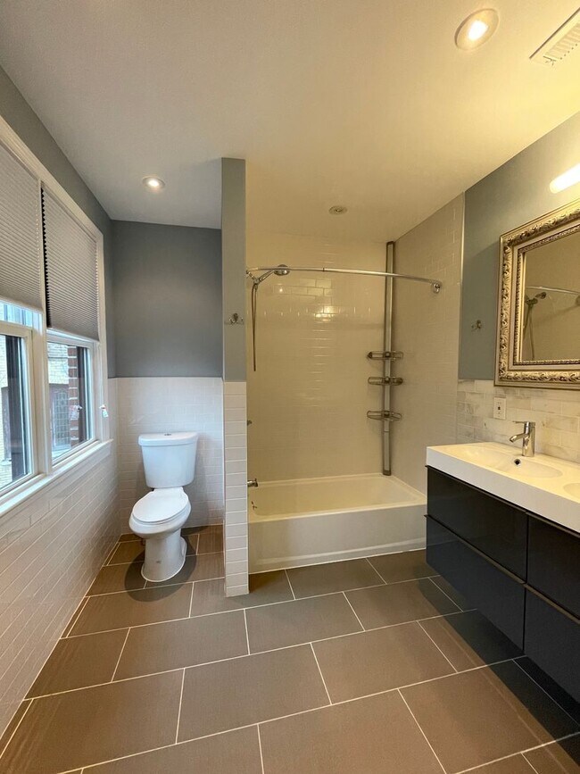 Building Photo - Beautiful Petworth Row House On Grant Circle Park W/Parking Included, Pets Welcomed, Updated Kitc...