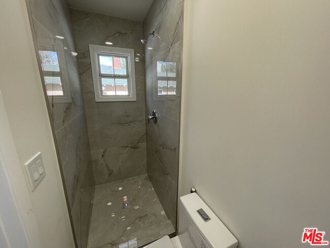 Building Photo - 10631 Tinker Ave