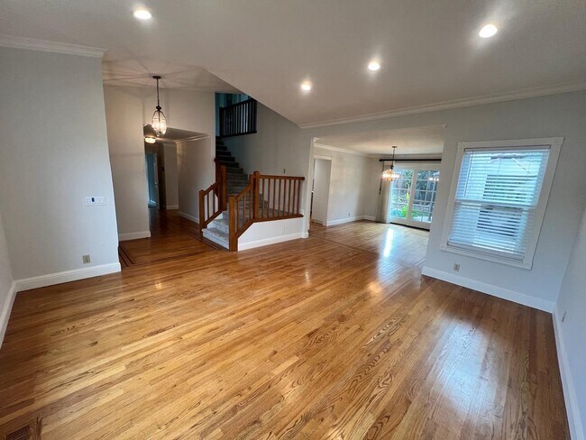 Building Photo - 15925 El Pajaro Ct