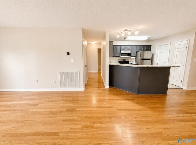 Building Photo - 115 Bremerton Dr SW