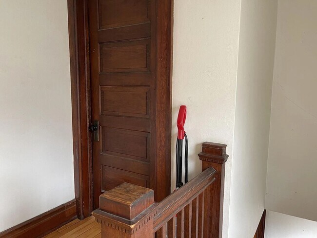 Building Photo - 1008 W Huron St