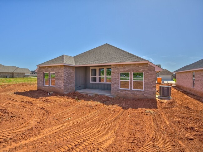Building Photo - Newer Home available Mid-August 2026- Mustang Park- Storm Shelter