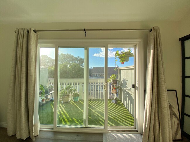 Building Photo - Stunning 3-bedroom, 2-bathroom coastal condo with Modern Custom Upgrades!